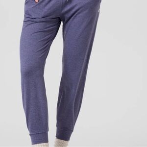 NWOT: Vuori Women’s Performance Jogger - Size Medium